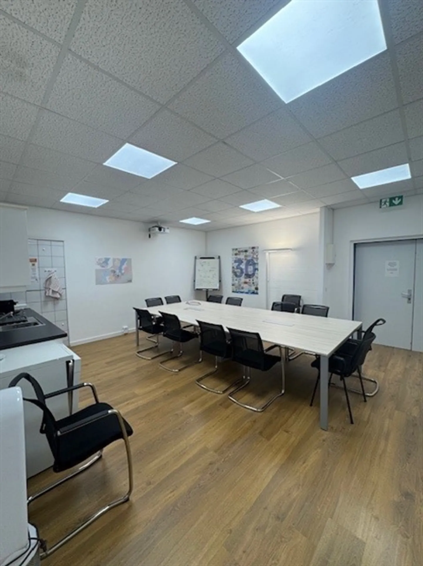 Commercial space for rent, Rue Baylon 2 bis, 1227 Geneva, Switzerland, in Geneva, Switzerland - Photo 6 of 7