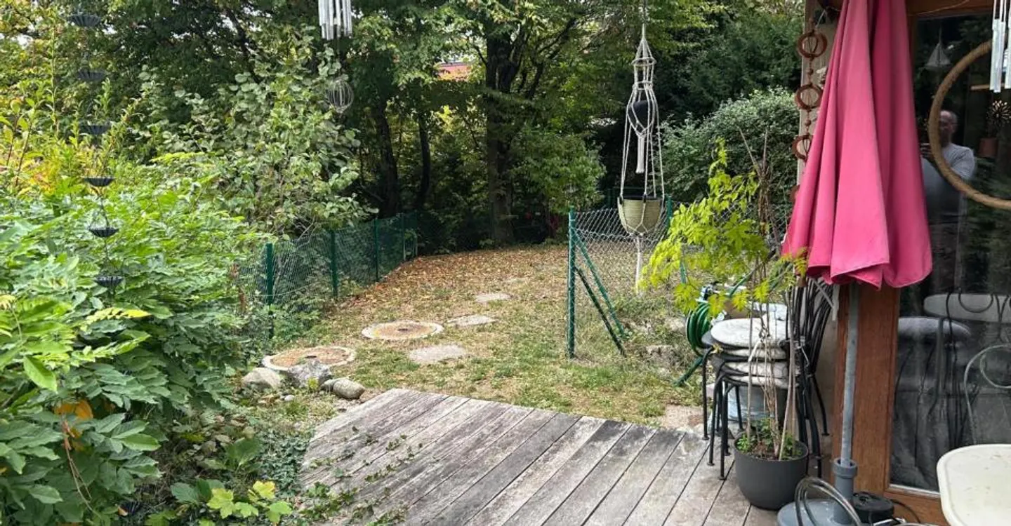 Maison mitoyenne avec jardin - Photo 12 sur 12