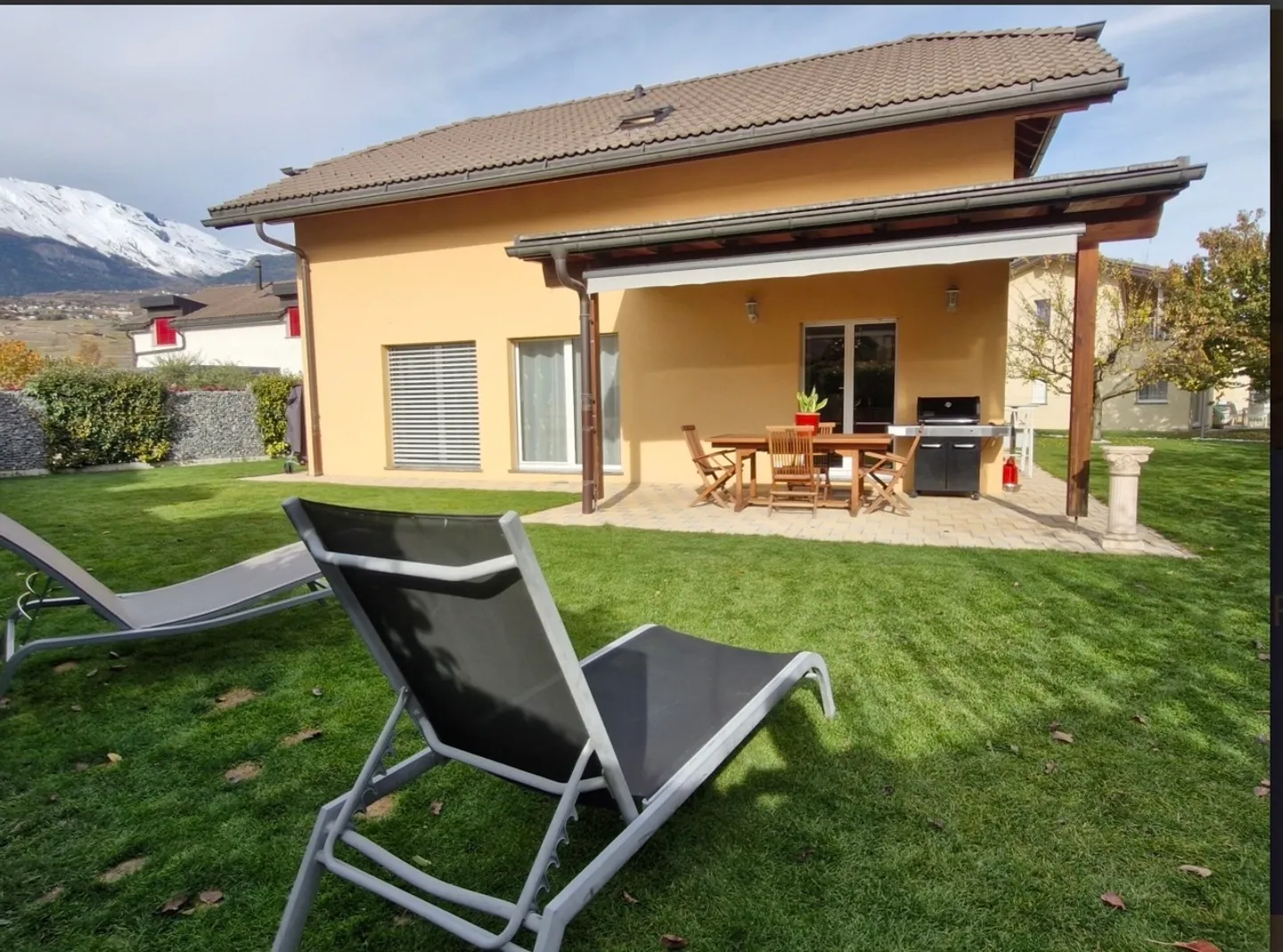 Superb individual villa - Photo 2 of 12
