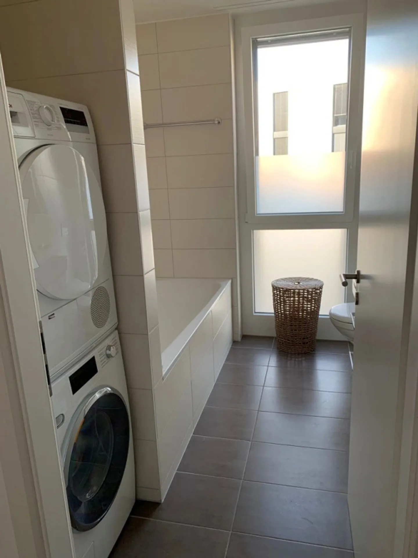Modernes Apartment mit Balkon - Foto 4 von 7