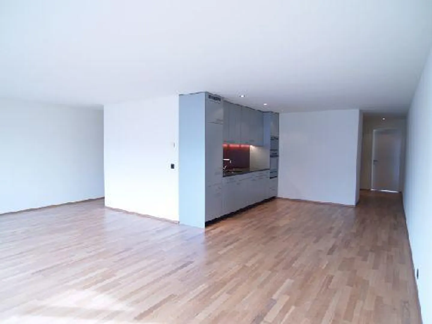 Appartamento spazioso con cucina moderna - Foto 2 di 4