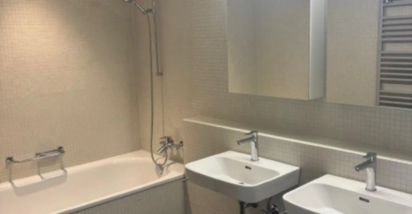 Appartamento spazioso con cucina moderna - Foto 3 di 4