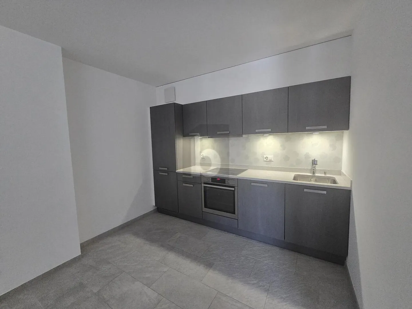 Office space for rent - Photo 3 of 6