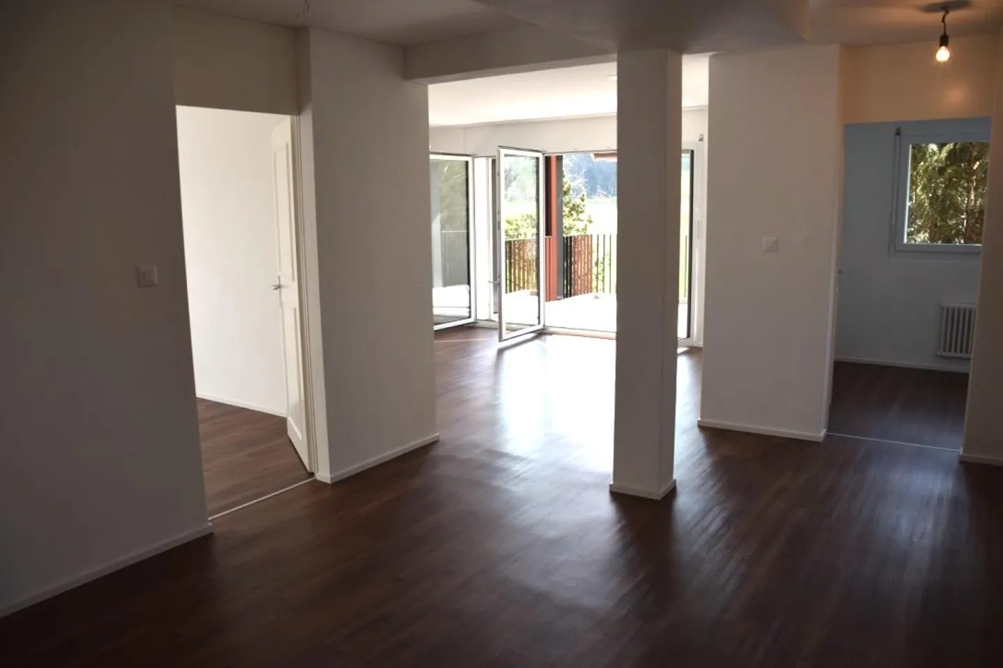 ruhig gelegene 3 1/2 Zi Wohnung mit Weitblick ins Grüne - Foto 6 von 7