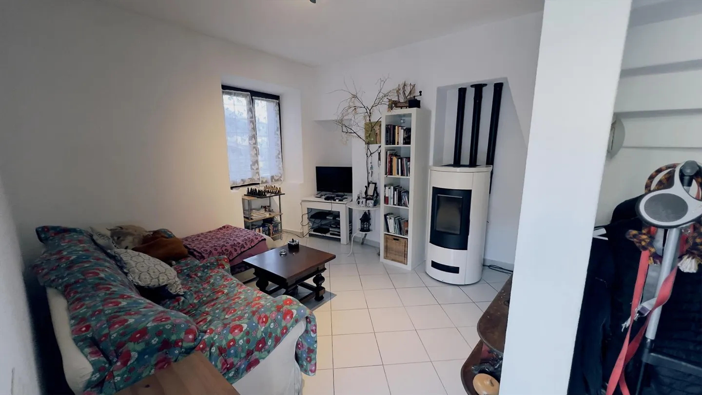 Casa unifamiliare 5 camere ristrutturata a Miglieglia - Foto 1 di 13