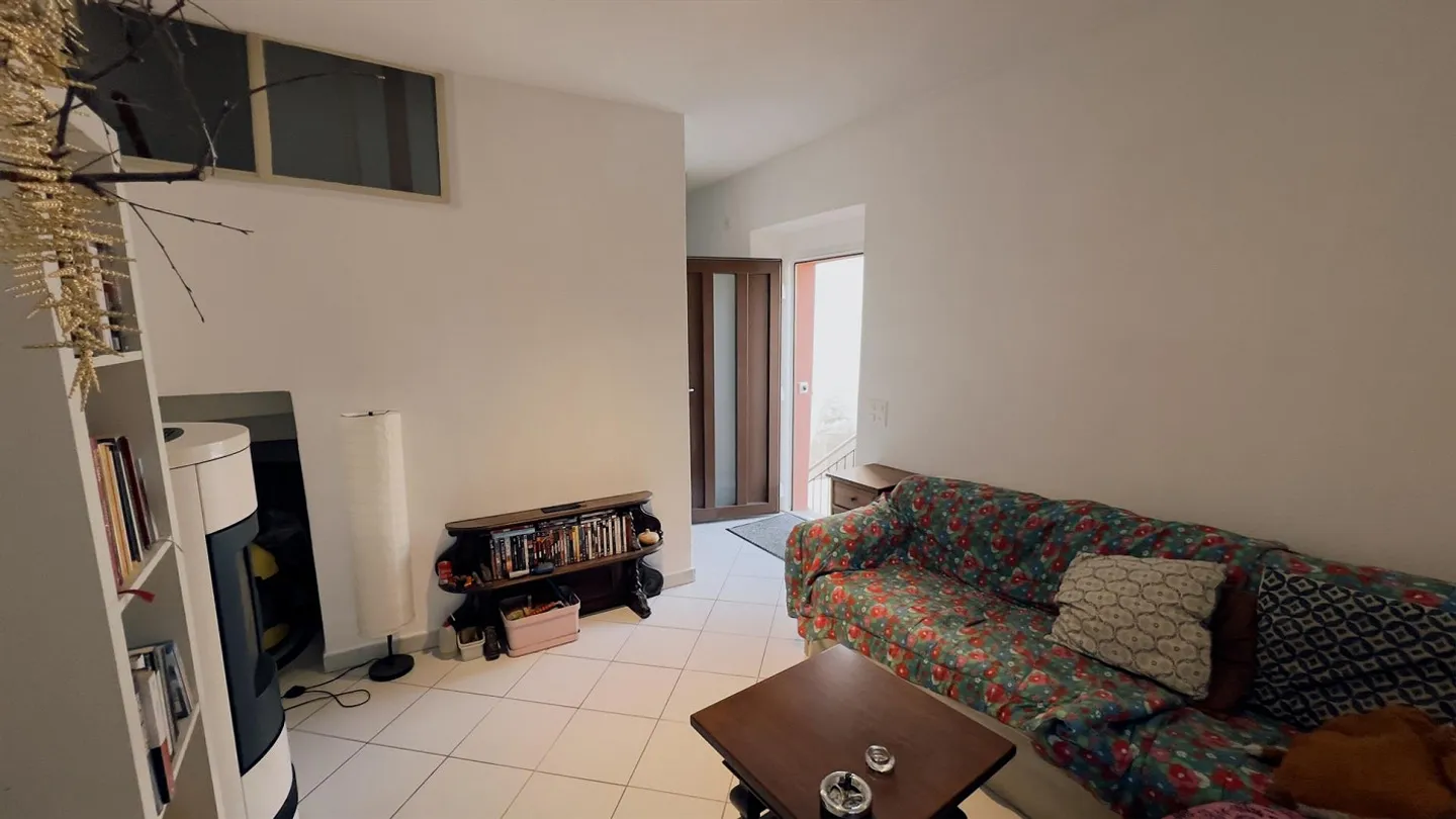 Casa unifamiliare 5 camere ristrutturata a Miglieglia - Foto 2 di 13