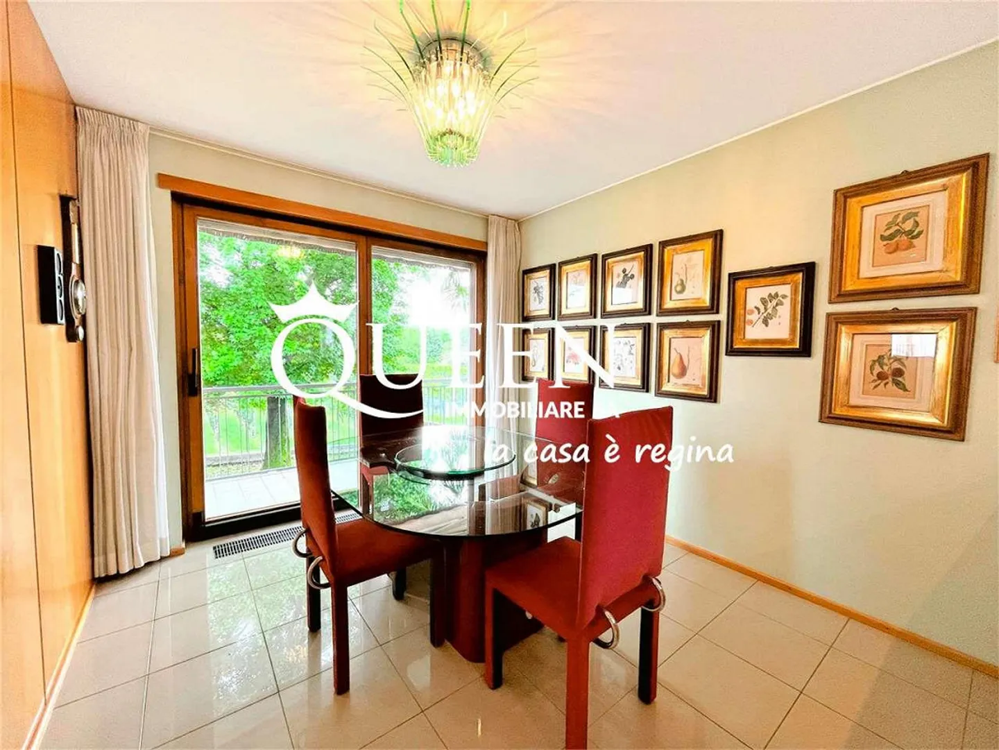Vacallo: spacious villa with large garden - Photo 10 of 13