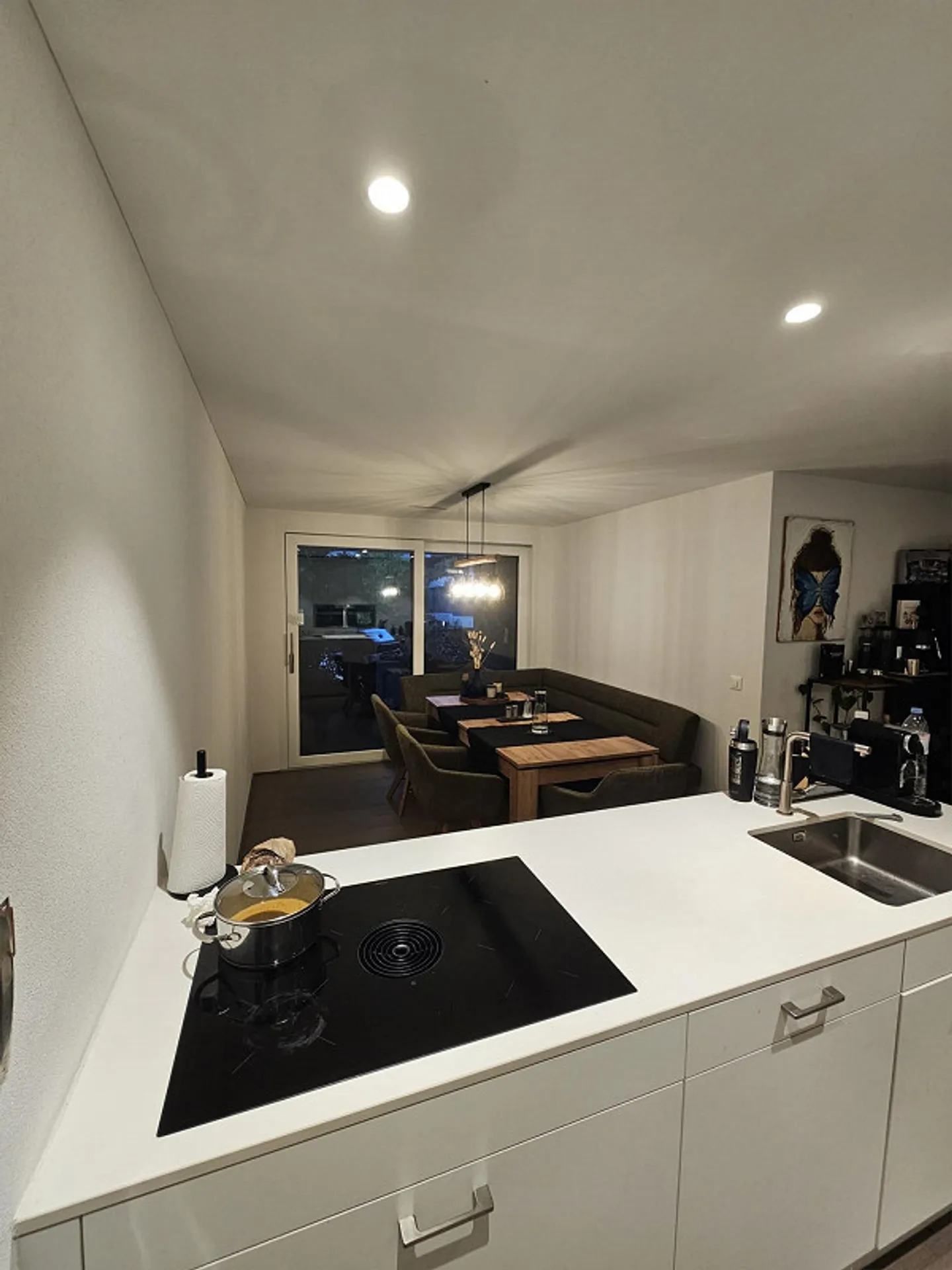 Moderne 4.5-Zimmer-Wohnung mit zwei Balkonen in attraktiver Überbauun - Foto 3 von 13