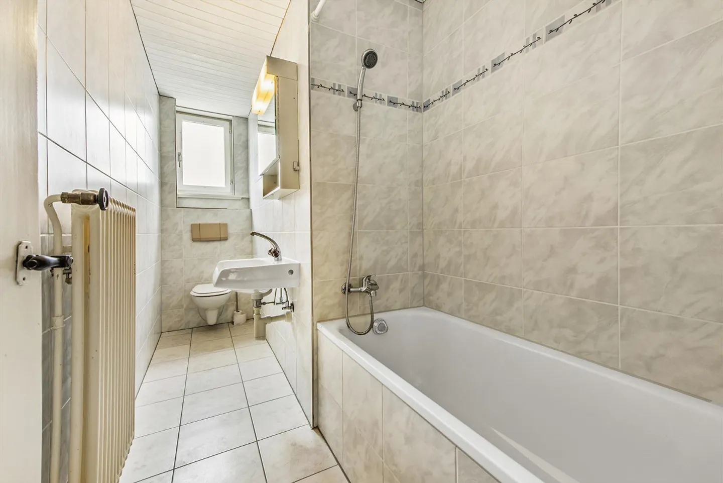 Appartement dans un emplacement central - Photo 8 sur 17