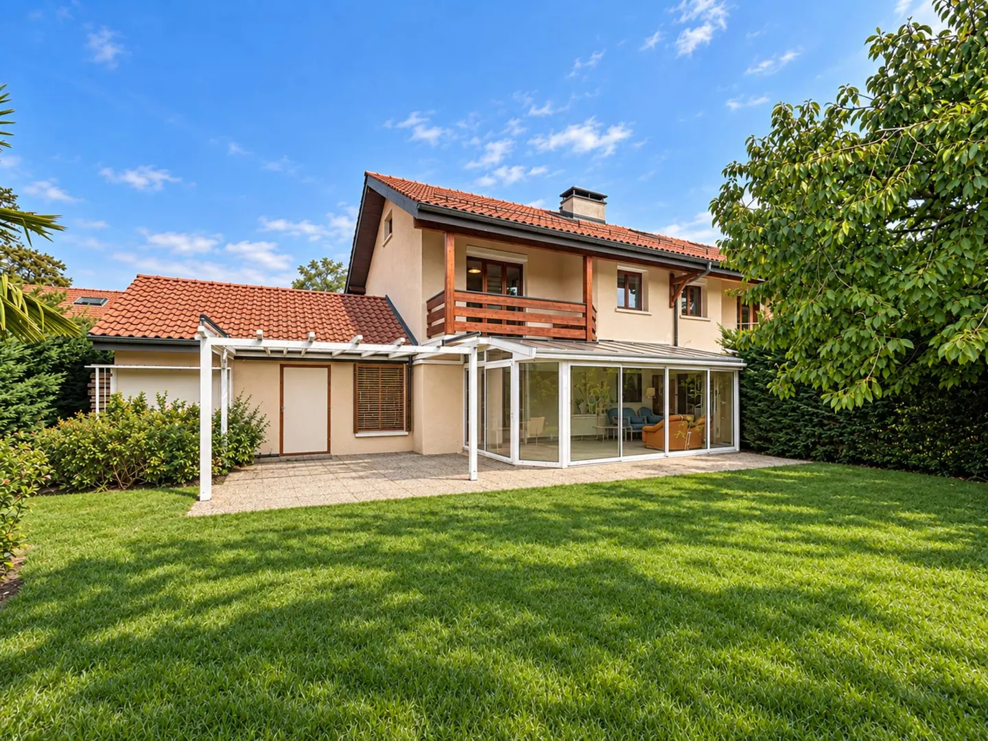 Belle villa familiale, au calme absolu et à deux pas du lac - Foto 1 von 11