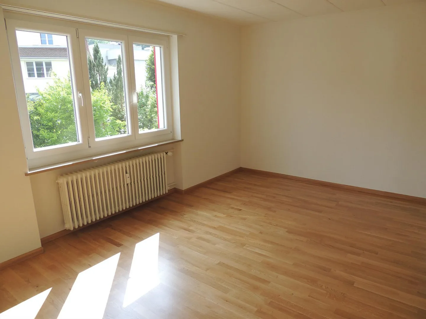 Appartement confortable et rénové de 3 pièces au 1er étage - Photo 6 sur 15