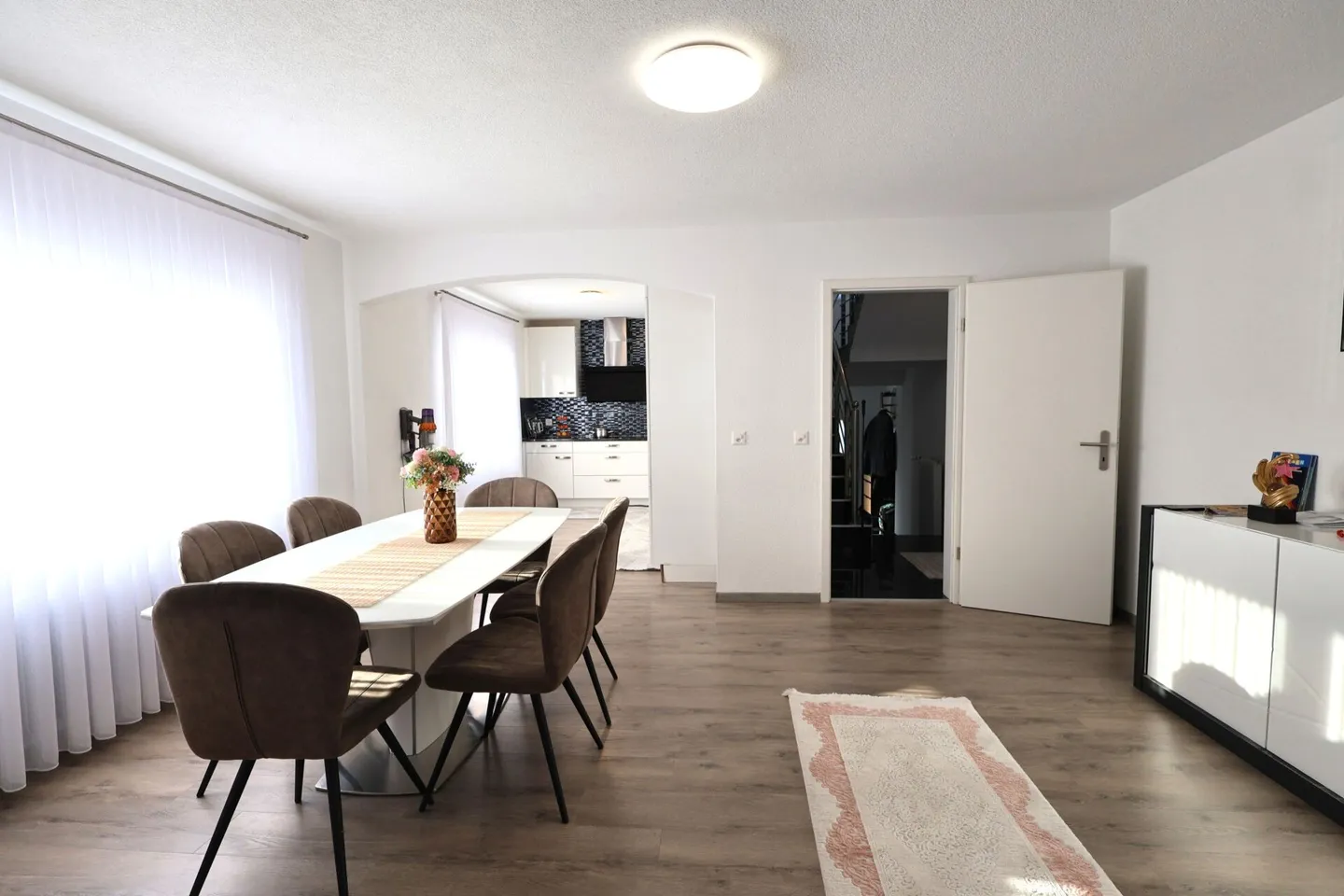 Ample Space for Family & Generations: Renovated House with Garden, Terrace & Garage - Photo 3 of 16