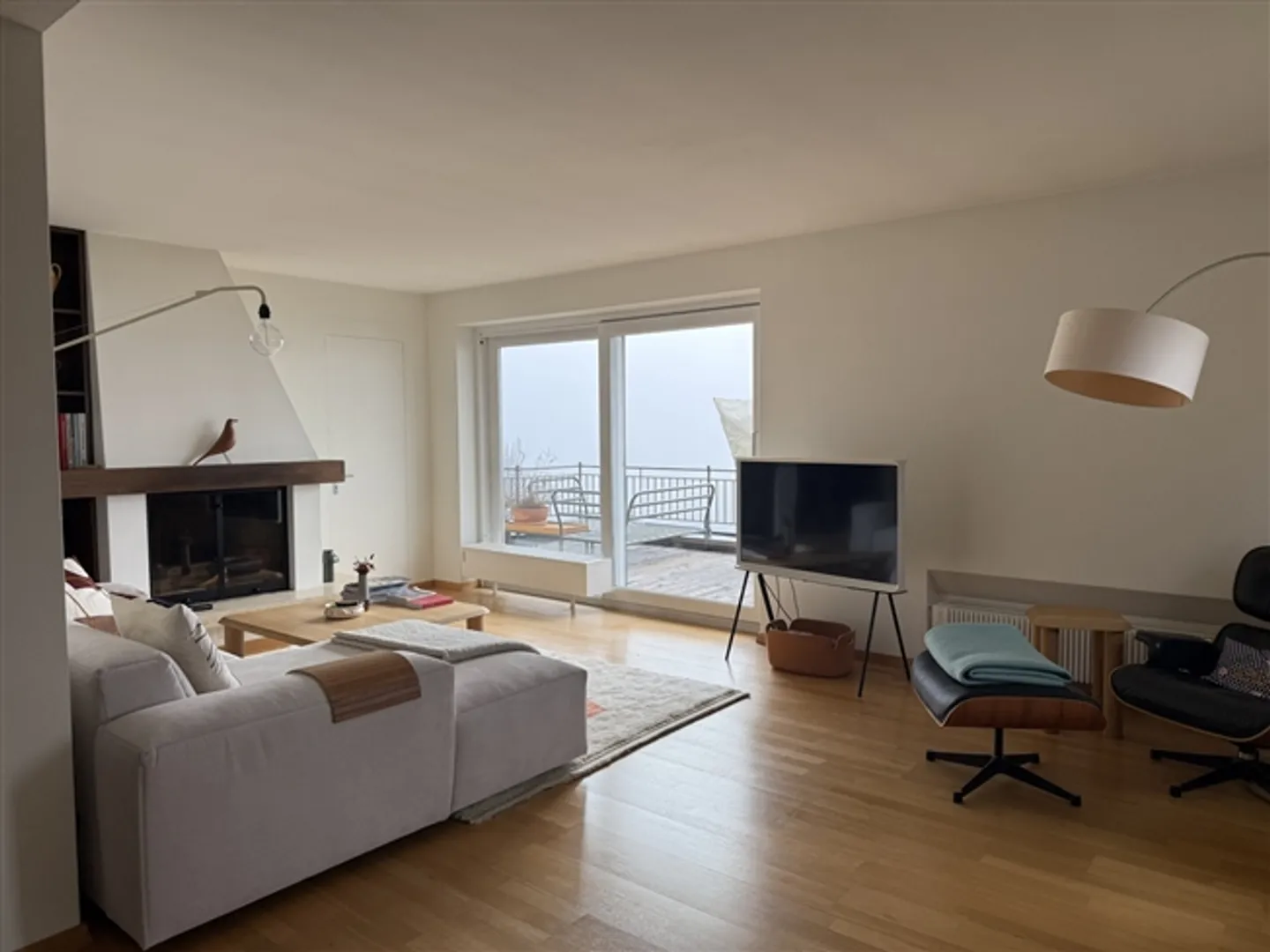 APPARTEMENT 4½ PIÈCES À ZURICH - DISTRICT 10 HÖNGG, MEUBLÉ, TEMPORAIRE - Photo 1 sur 10