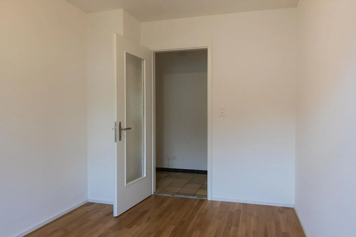 Appartement confortable et rénové de 3 pièces au 1er étage - Photo 4 sur 15