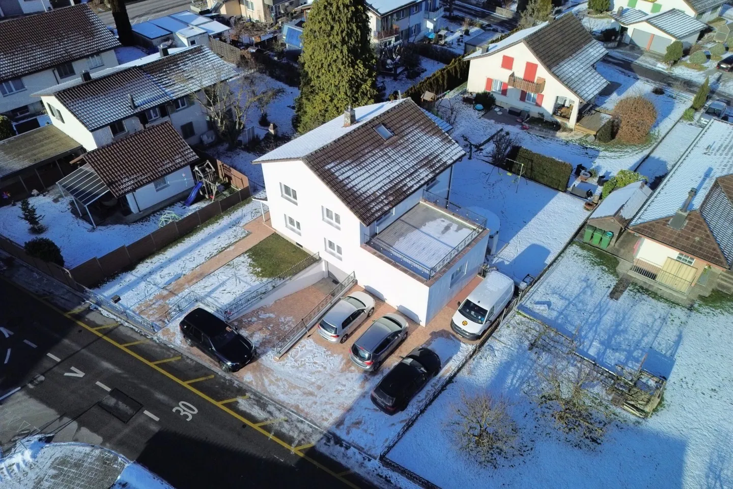 Ample Space for Family & Generations: Renovated House with Garden, Terrace & Garage - Photo 16 of 16