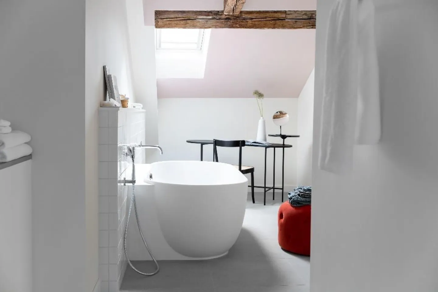Fully Equipped Luxury Apartments in Historic Building in City Center - Photo 4 of 20