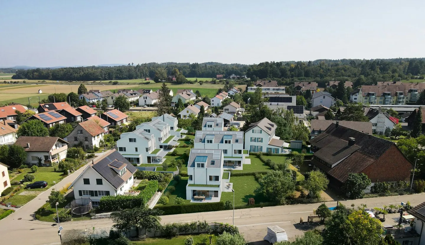 Casa bifamiliare MINERGIE direttamente alla stazione S e possibilità di acquisto - Foto 1 di 2