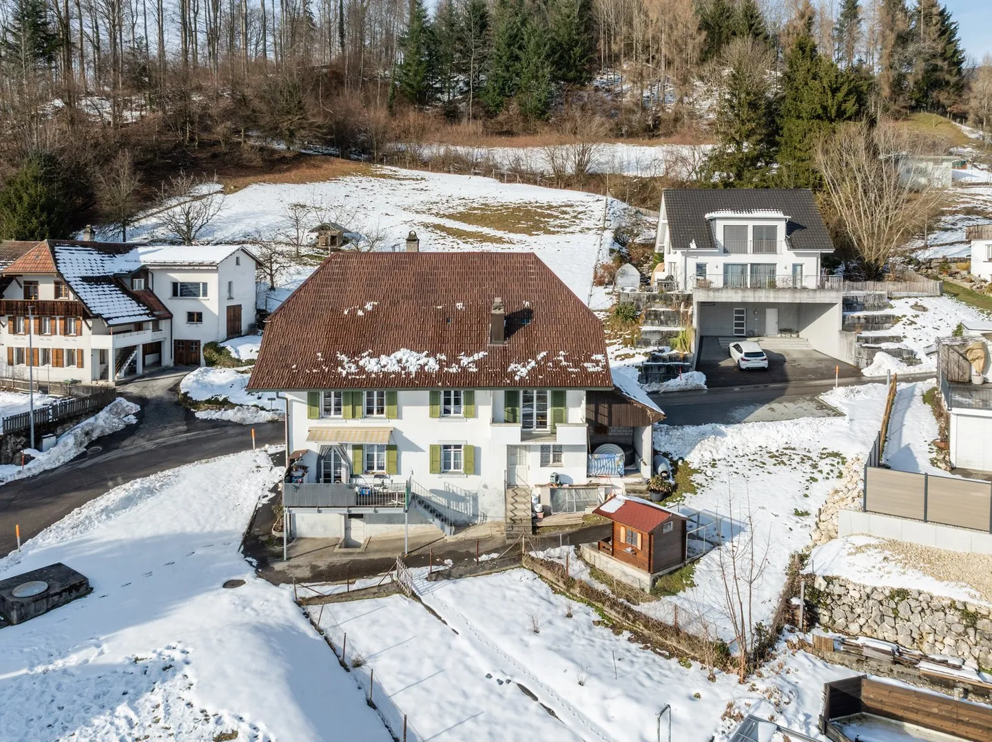 Casa bifamiliare con potenziale di espansione ad Attiswil BE - Foto 3 di 24