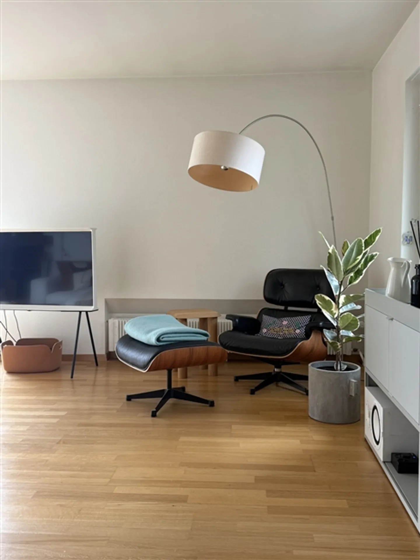 APPARTEMENT 4½ PIÈCES À ZURICH - DISTRICT 10 HÖNGG, MEUBLÉ, TEMPORAIRE - Photo 3 sur 10