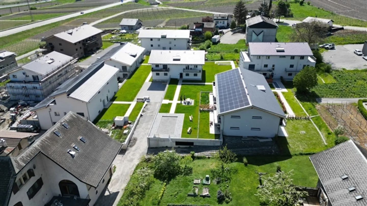 Bel appartement de 2,5 pièces au 1er étage avec balcon ensoleillé - Photo 8 sur 8