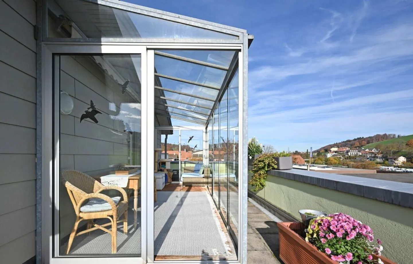 2.5-room penthouse apartment with winter garden and view - Photo 7 of 8