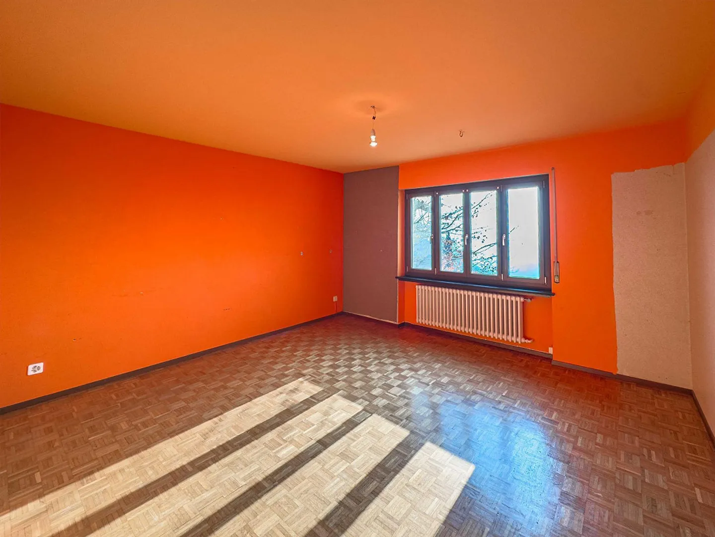Großes Einfamilienhaus im Grünen in Aranno - Foto 4 von 8