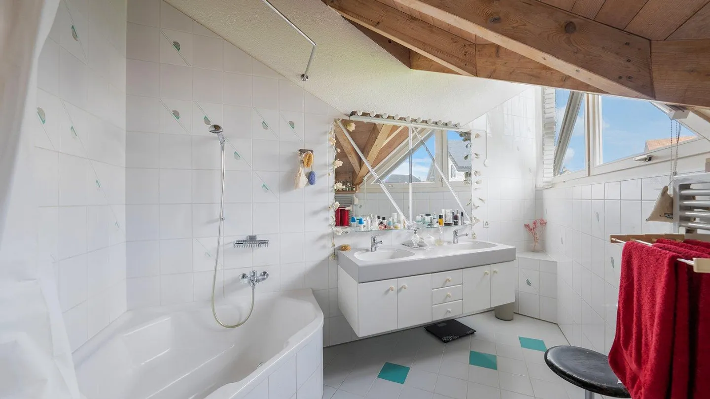 AgentSelly - Proprietà residenziale situata centralmente a Oberönz - Foto 8 di 13