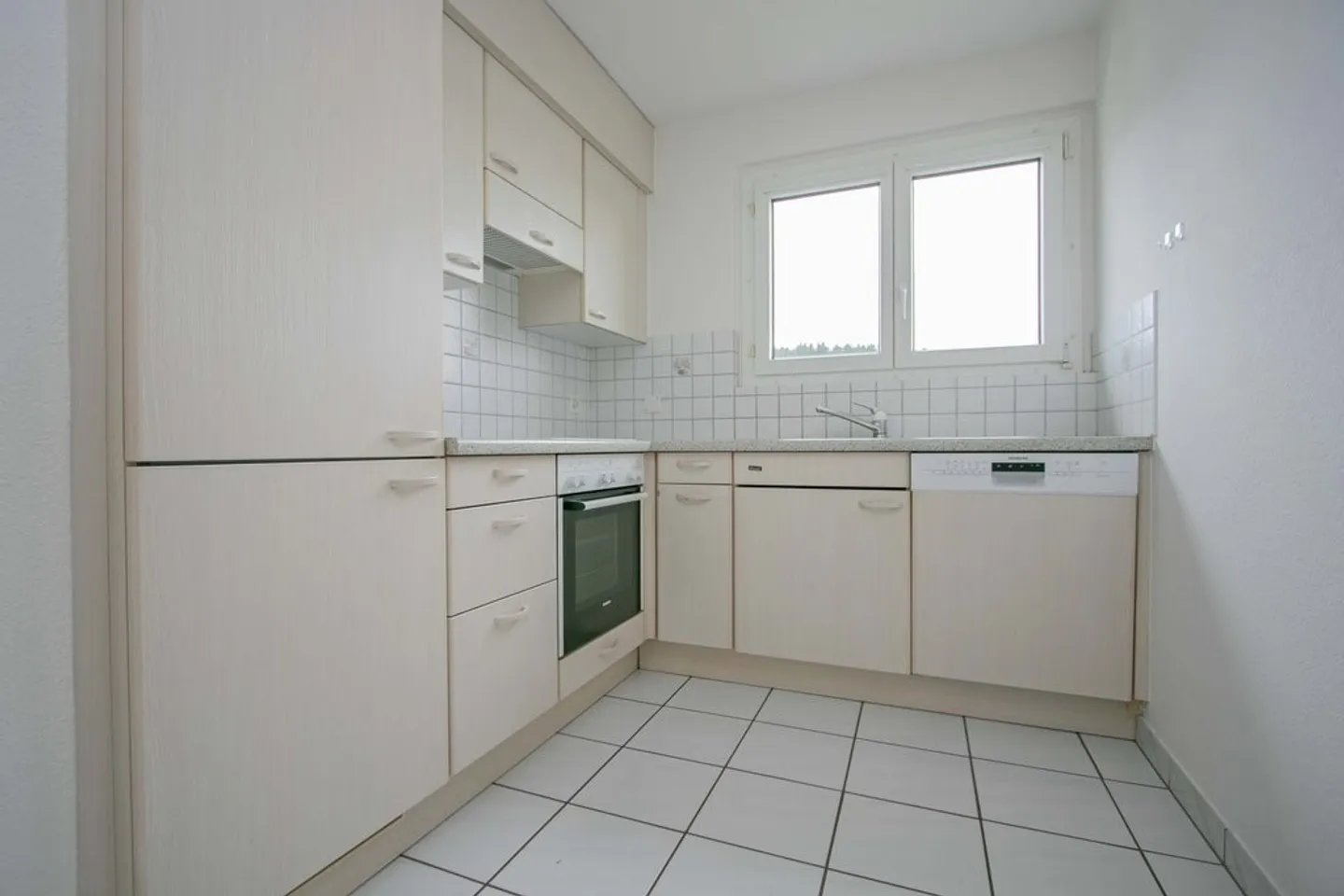Appartement abordable avec balcon sud-ouest - Photo 2 sur 7