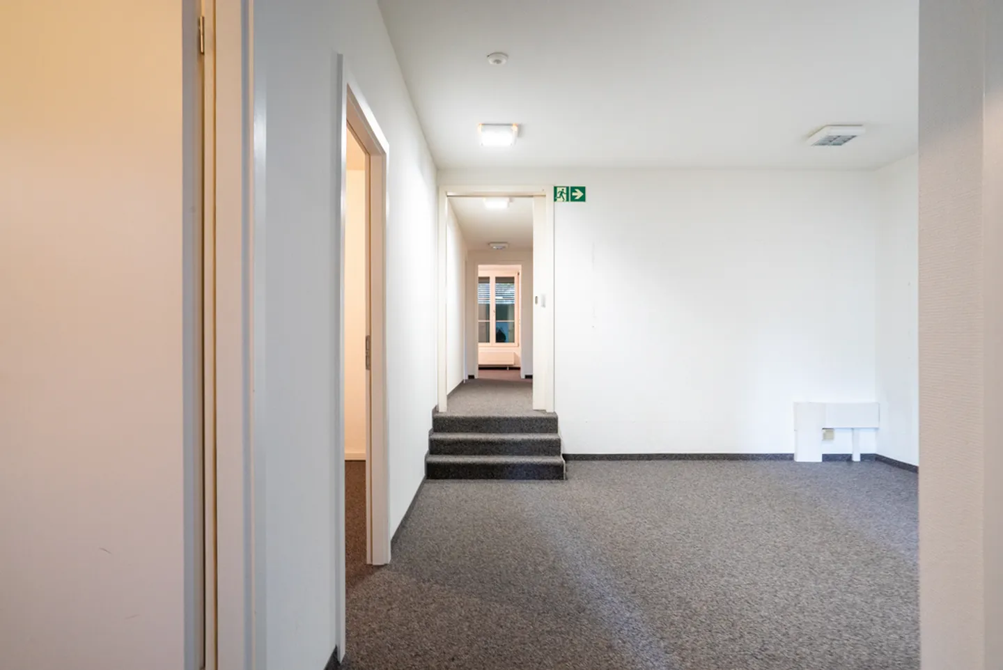 Spacious Commercial Space in Lausanne - Photo 6 of 11