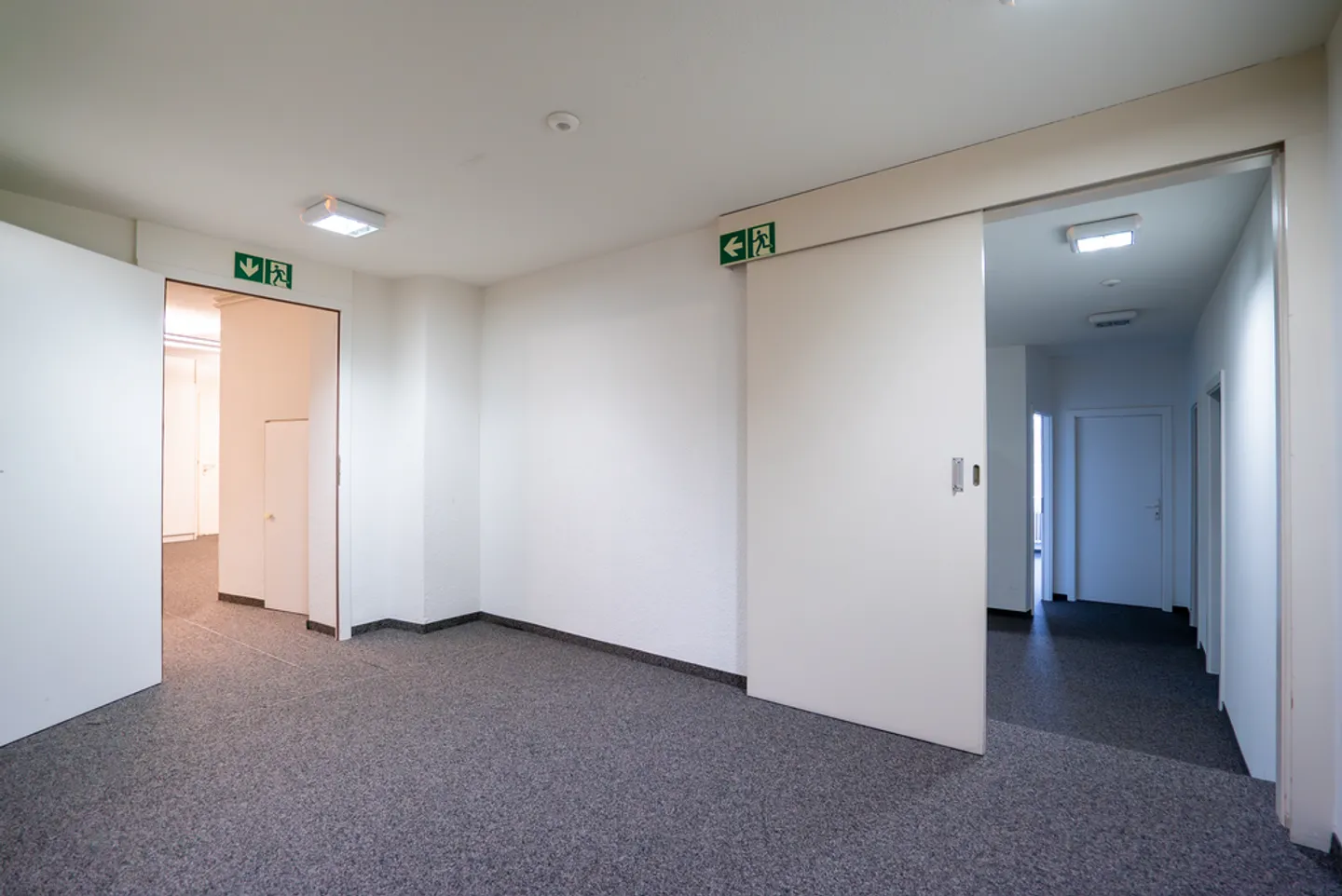 Spacious Commercial Space in Lausanne - Photo 7 of 11