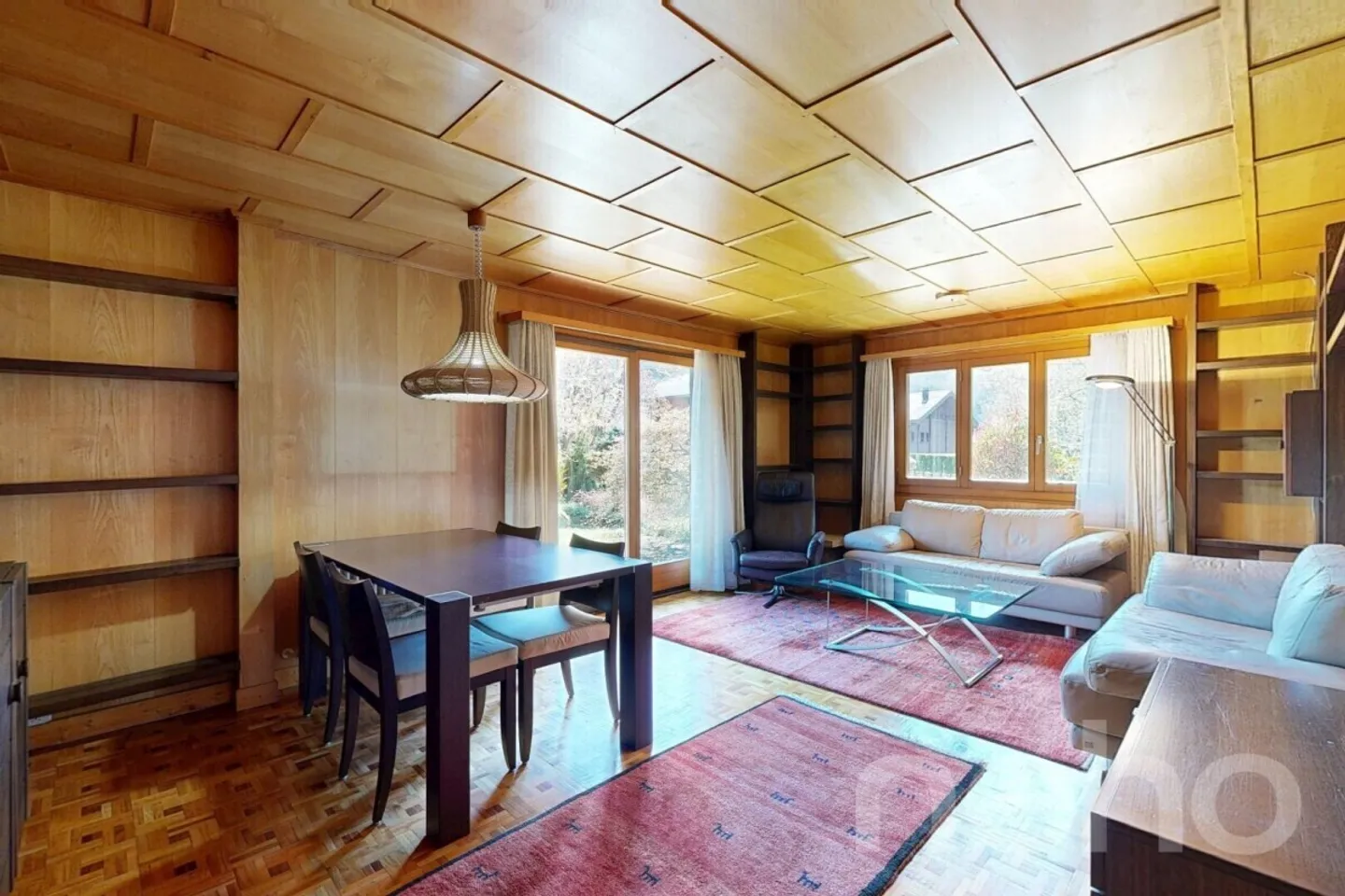Exclusive: Charming 4-bedroom chalet with large garden - Photo 3 of 13
