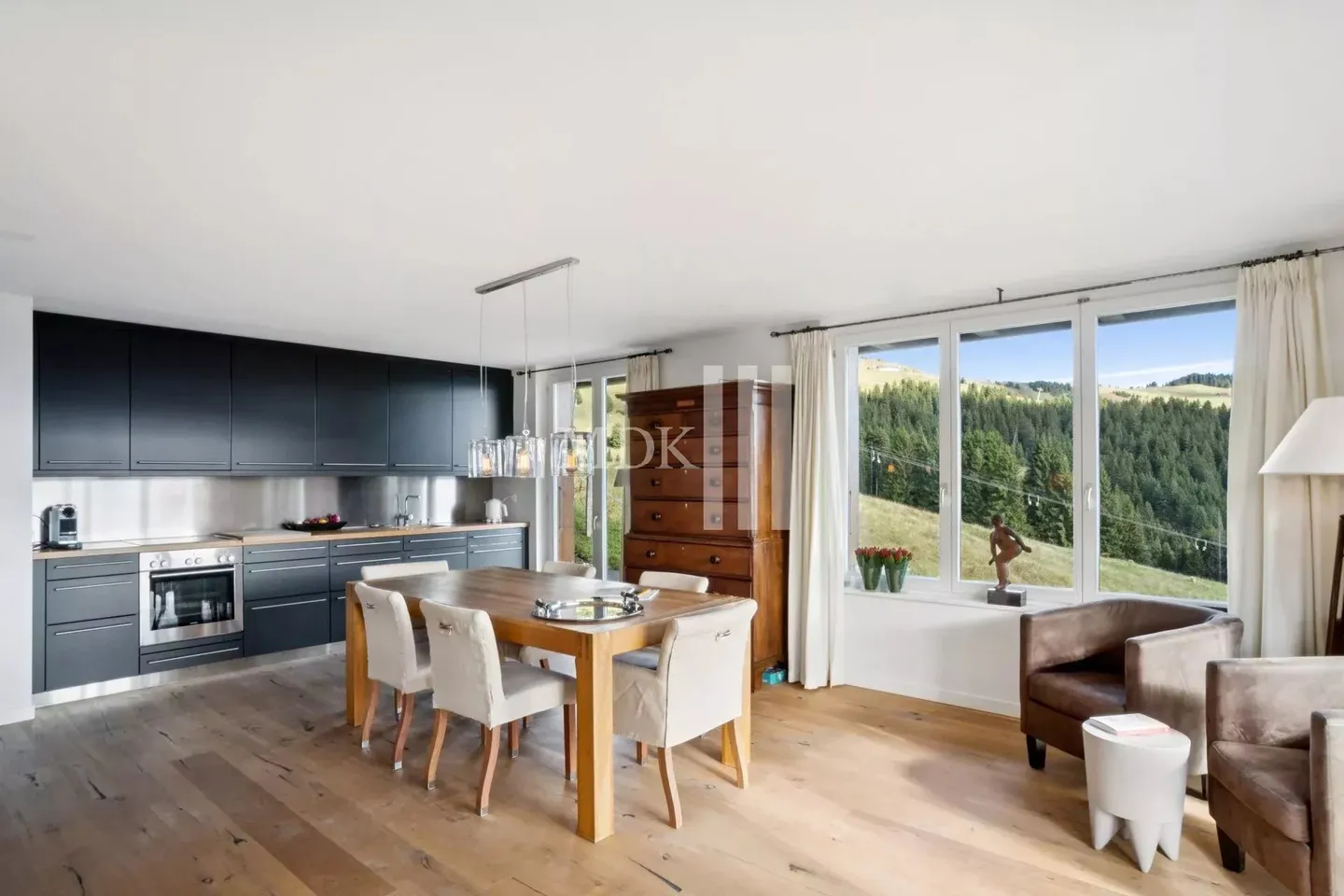 Charming Chalet Apartment - Photo 2 of 14