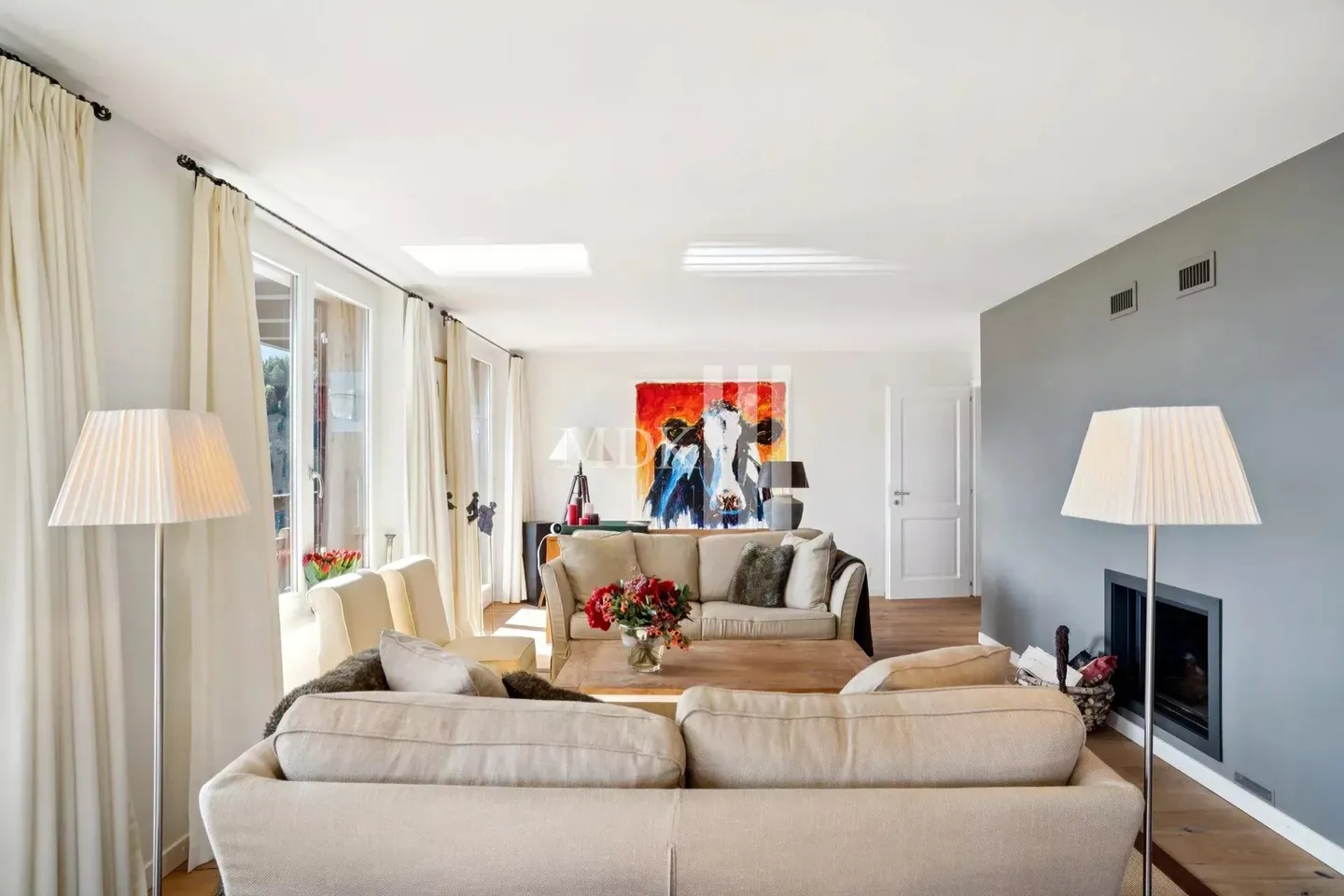 Charming Chalet Apartment - Photo 4 of 14