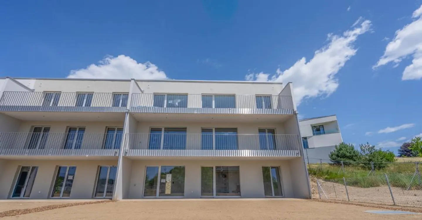 Superbo studio al piano terra con terrazza e giardino privato - Foto 1 di 6