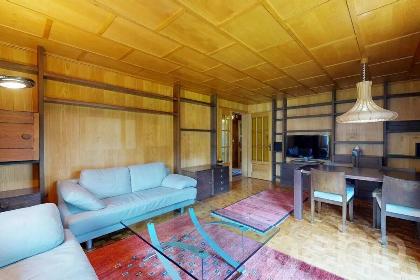 Exclusive: Charming 4-bedroom chalet with large garden - Photo 11 of 13