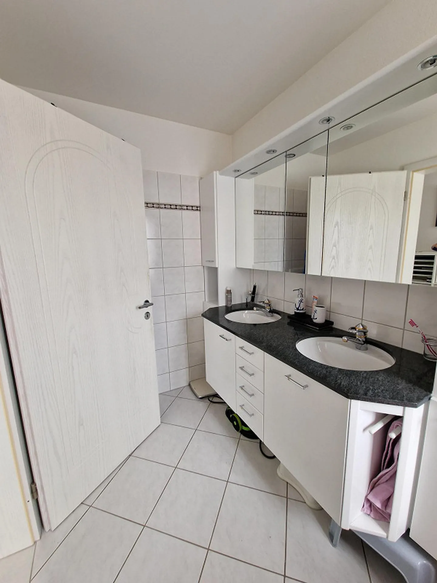 Luminoso appartamento di 4,5 stanze con standard di proprietà e 2 balconi a Goldach - Foto 8 di 10