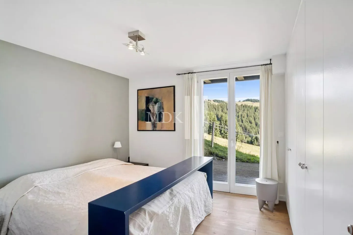 Charming Chalet Apartment - Photo 6 of 14