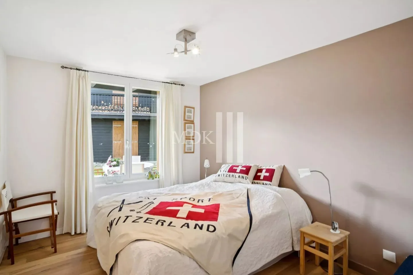 Charming Chalet Apartment - Photo 8 of 14