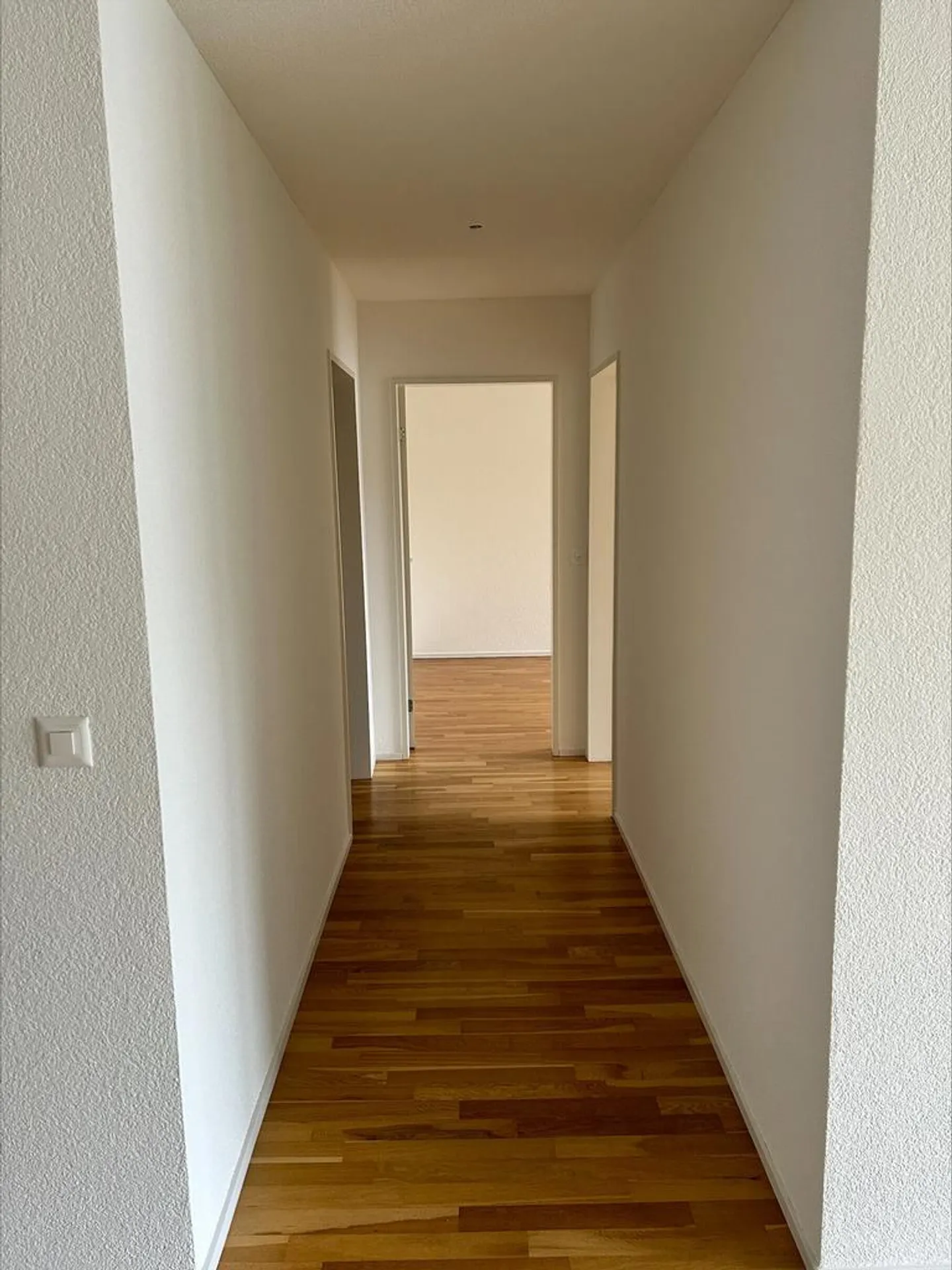 Moderne Wohnung mit Garten - Foto 3 von 10