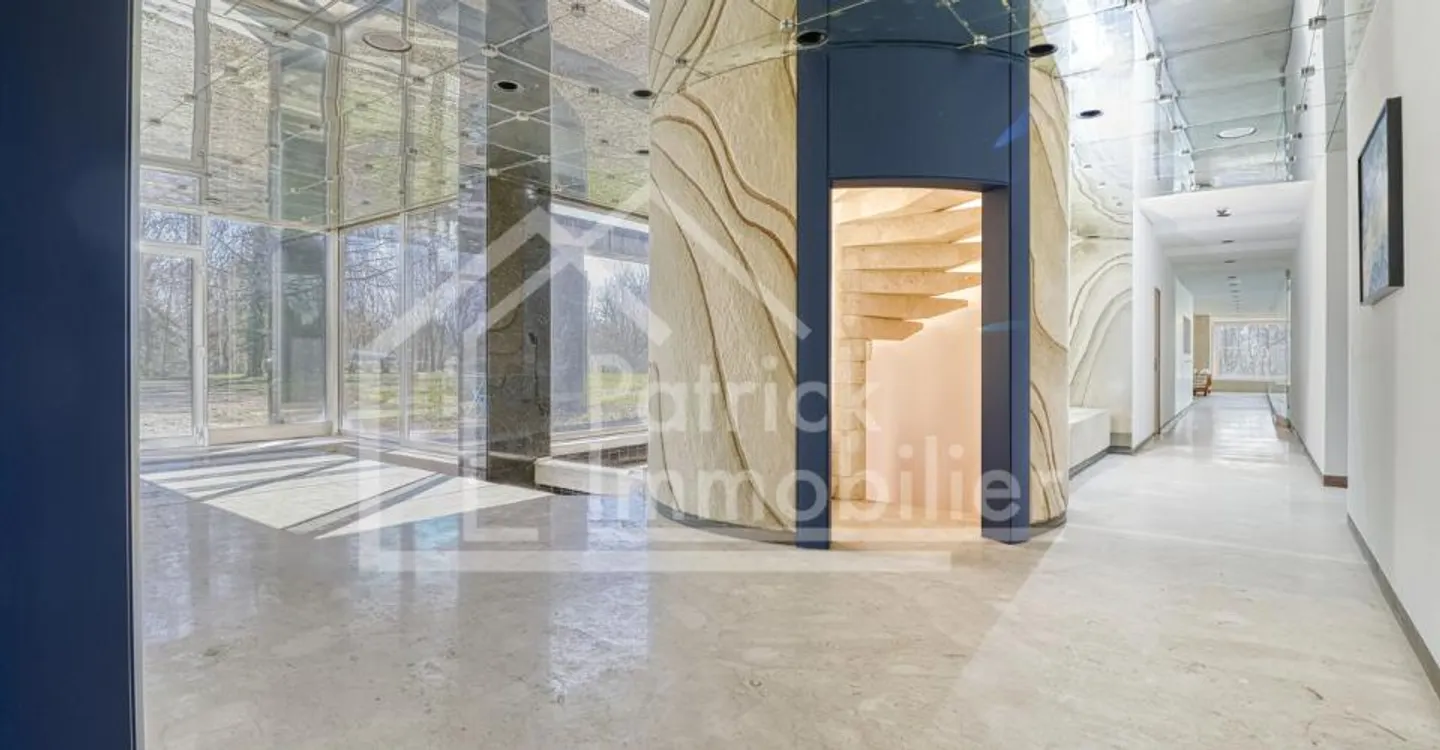 Luxury Villa with Lake View - Photo 3 of 11