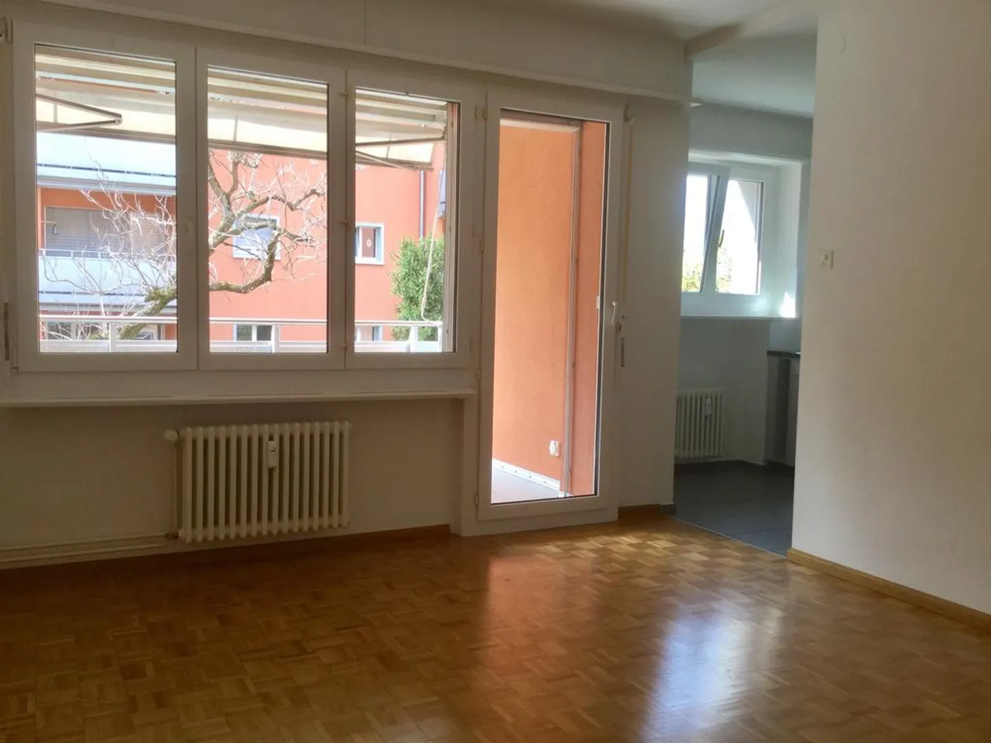 2-room apartment in a great location - Photo 3 of 5