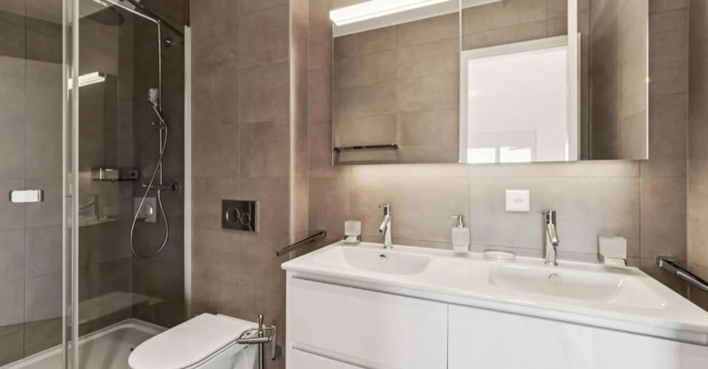 Stunning penthouse apartment with large terrace - Photo 7 of 12