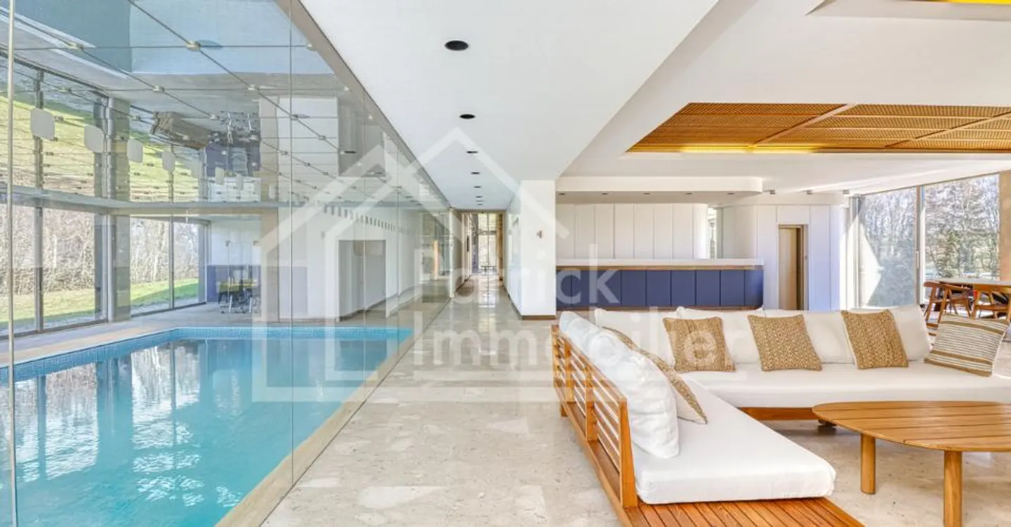 Luxury Villa with Lake View - Photo 8 of 11