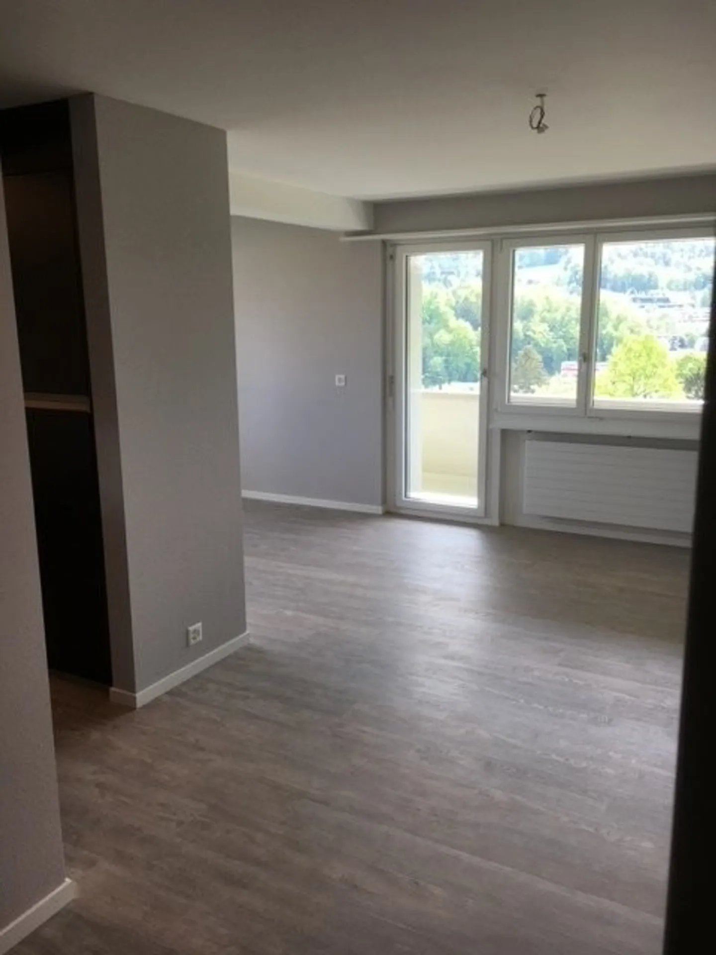 2.5 Room Apartment - Photo 2 of 10