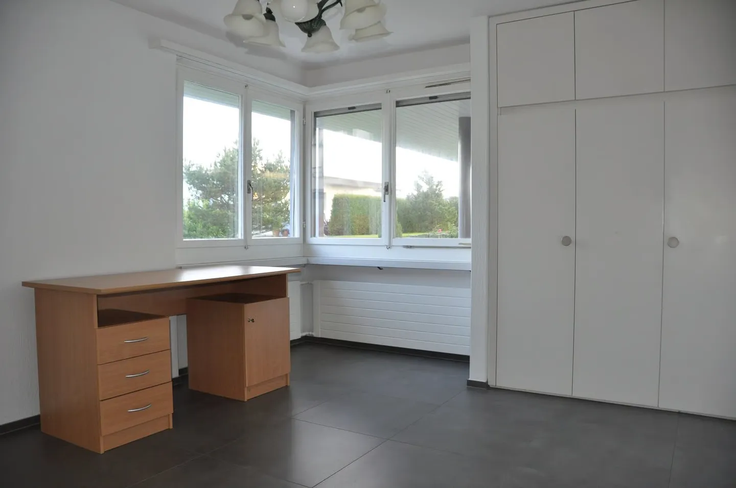 Appartement de jardin 2 pièces avec vue sur les montagnes, calme, central - Photo 7 sur 9