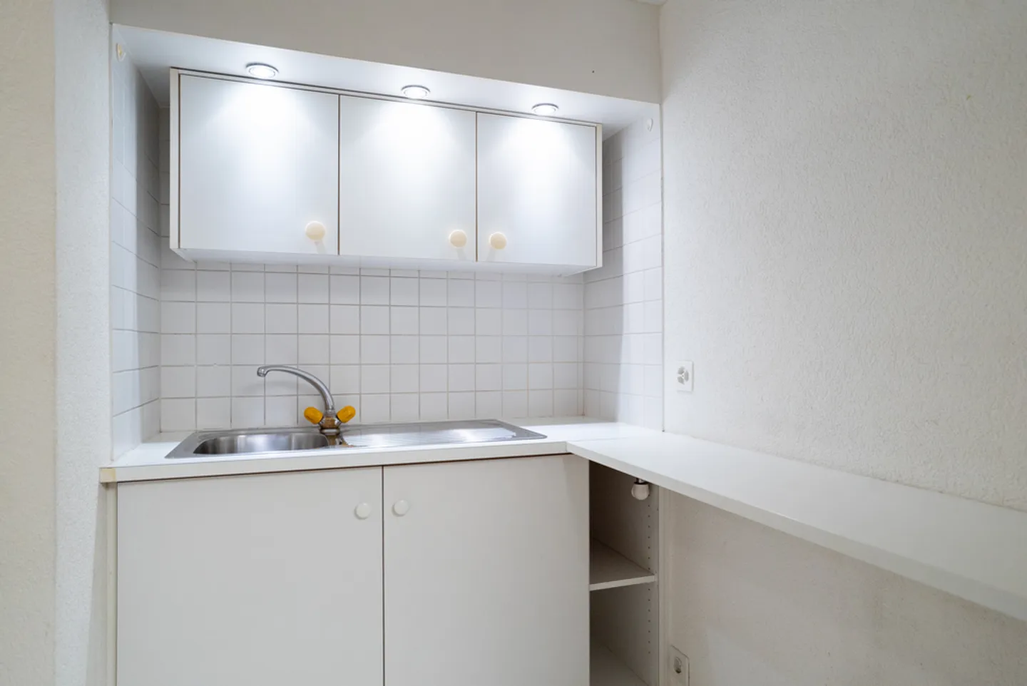 Spacious Commercial Space in Lausanne - Photo 9 of 11