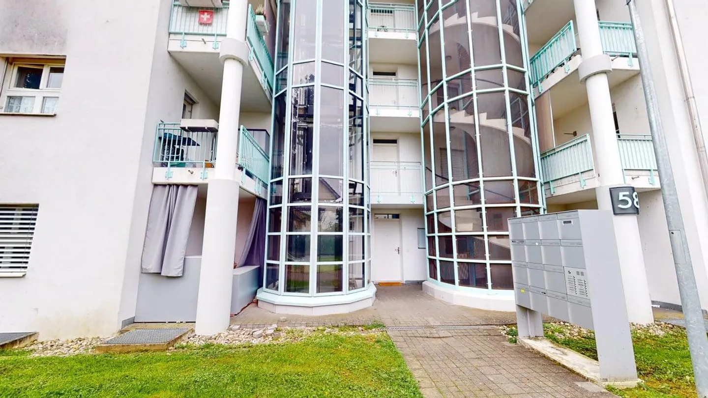 Occasione rara: Appartamento al piano terra con giardino privato a Grenchen! - Foto 2 di 10