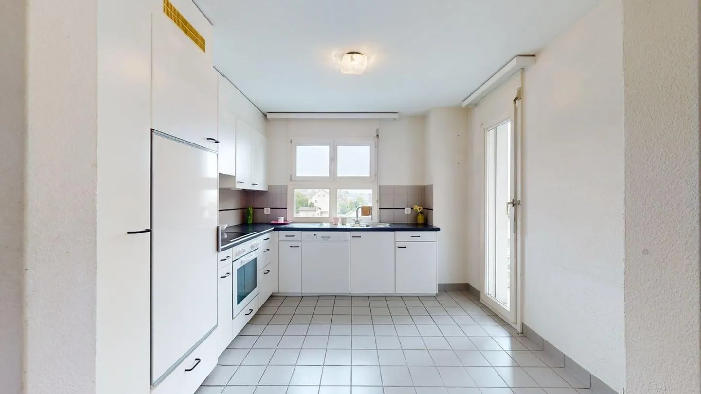 Occasione rara: Appartamento al piano terra con giardino privato a Grenchen! - Foto 3 di 10