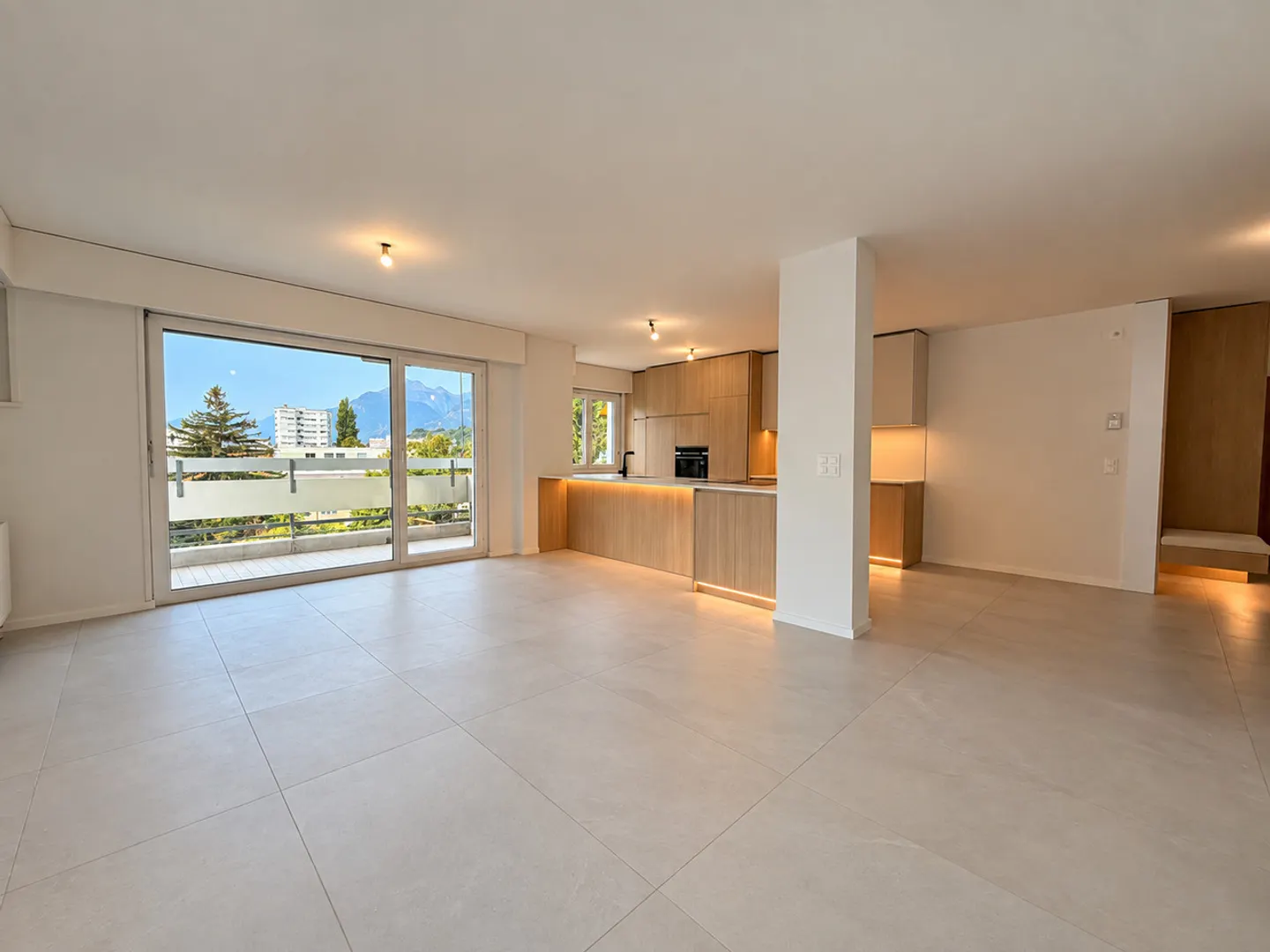 Appartement avec potentiel de rénovation - Photo 3 sur 8