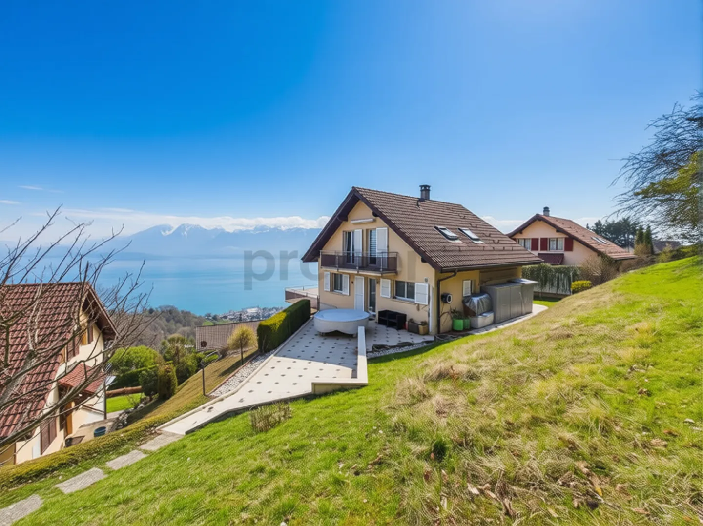 Panoramic View and Independent Apartment 2.5 Rooms - Photo 1 of 13